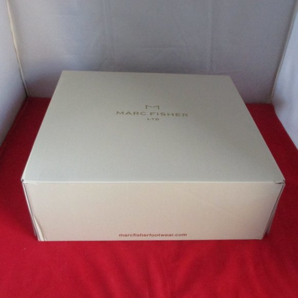 MARC FISHER LTD PIERSON LUG SOLE BOOTIE - Picture 11 of 11